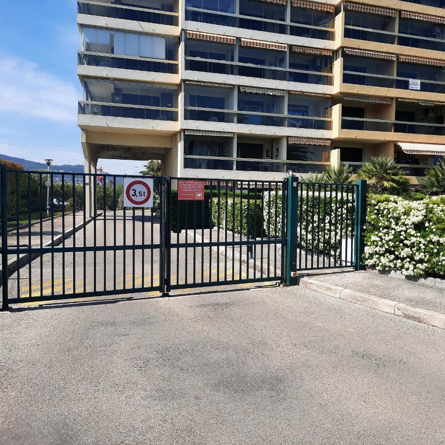 4-Star Beachfront Appartment- Sea View Cannes Exterior foto